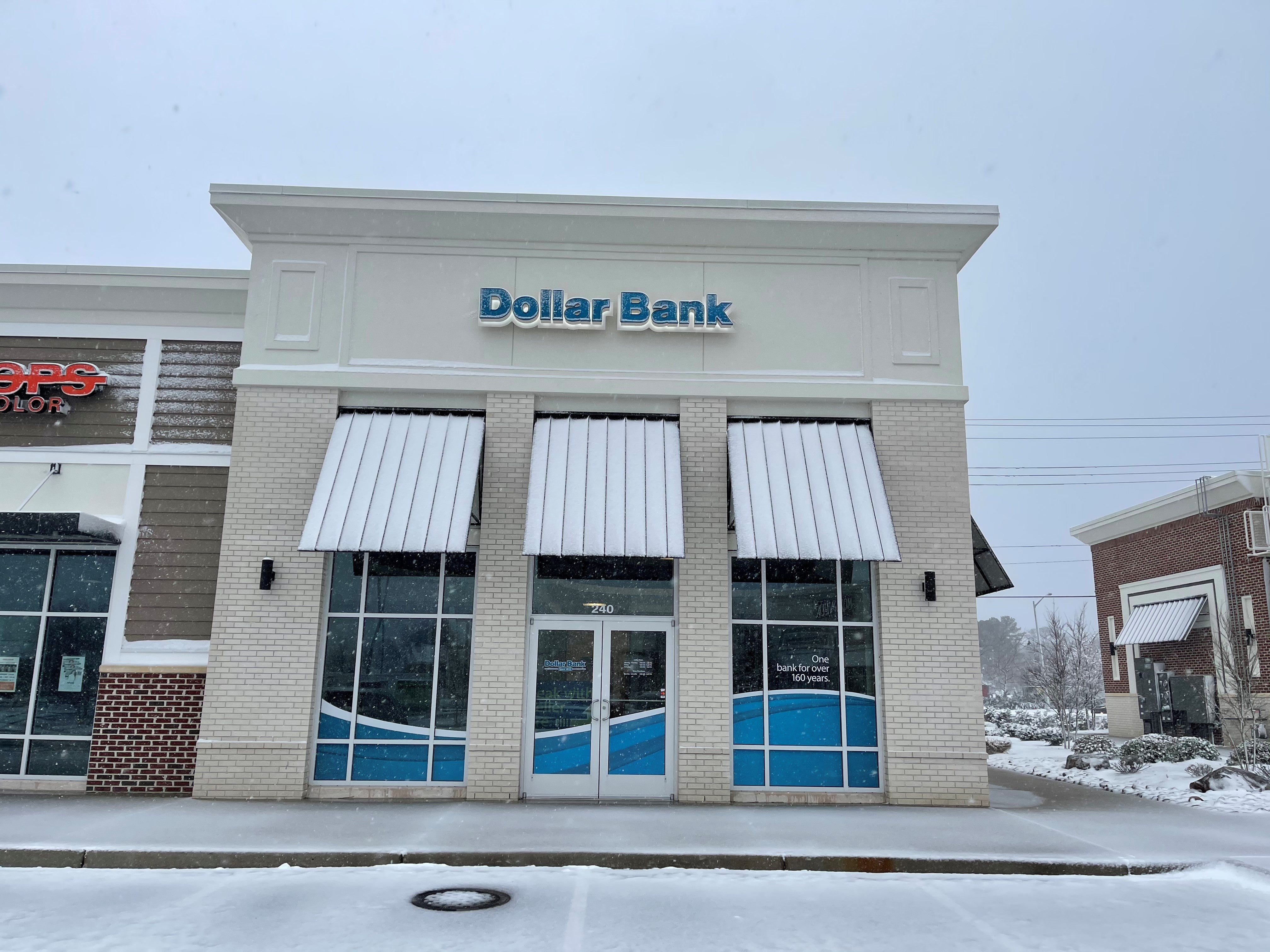 Hickman Place Office Virginia Beach, Virginia Dollar Bank